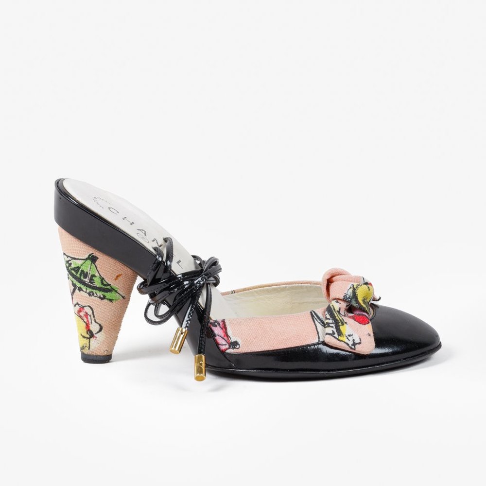 CHANEL Black Patent Leather Slingback Heels with Pink Floral Bow - Picture 2 of 10